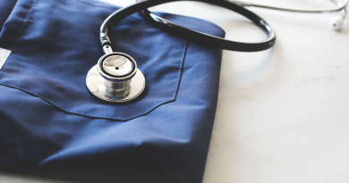stethoscope-scrubs-photo